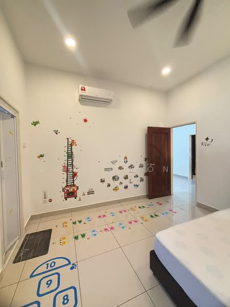 2-storey Terraced House for Sale in Taman Austin Duta (Tebrau) - Daniel Yong - Bedroom - PropertyGuru.com.my
