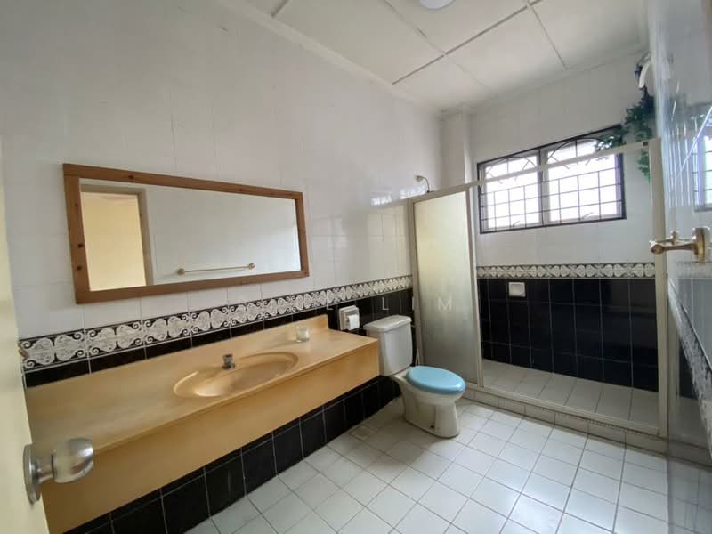 Rumah Teres 2 Tingkat untuk Disewa di Bukit Rahman Putra (Sungai Buloh) - Bill Lim - Bathroom - PropertyGuru.com.my