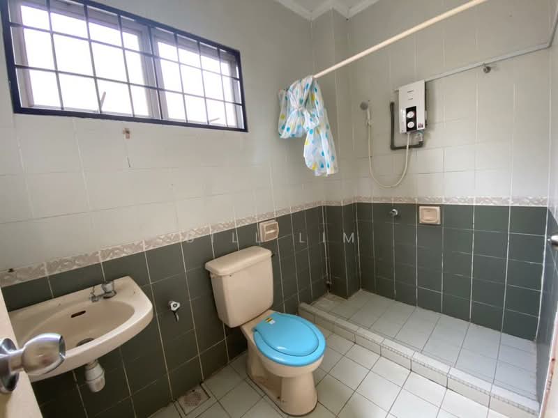 Rumah Teres 2 Tingkat untuk Disewa di Bukit Rahman Putra (Sungai Buloh) - Bill Lim - Bathroom - PropertyGuru.com.my