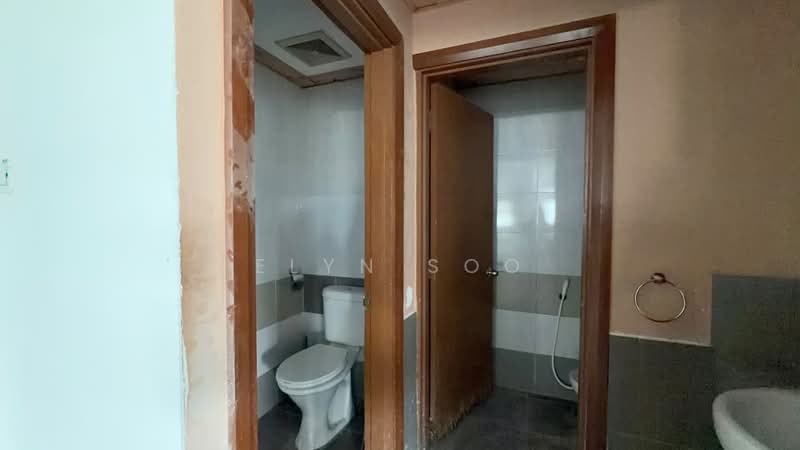 Shop / Office for Sale in Petaling Jaya (Selangor) - Elyn Soo - Bathroom - PropertyGuru.com.my