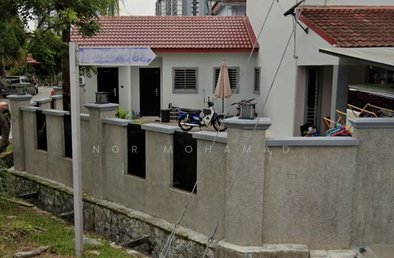 Rumah Teres 2 Tingkat untuk Dijual di Bandar Saujana Putra (Tanjong Duabelas) - Nor Mohamad - Exterior - PropertyGuru.com.my