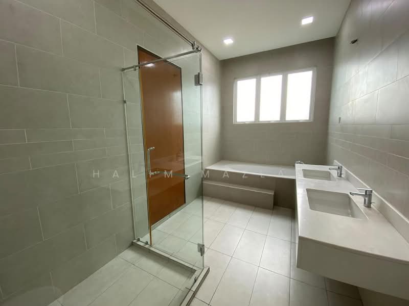 Rumah Banglo untuk Disewa di Ukay Bistari (Ulu Kelang) - Halim Mazlan - Bathroom - PropertyGuru.com.my