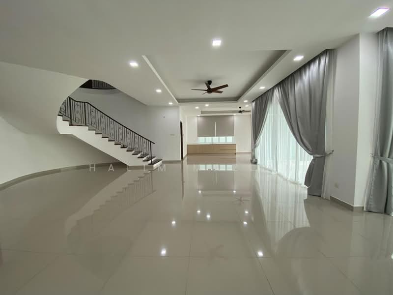 Rumah Banglo untuk Disewa di Ukay Bistari (Ulu Kelang) - Halim Mazlan - Living Room - PropertyGuru.com.my