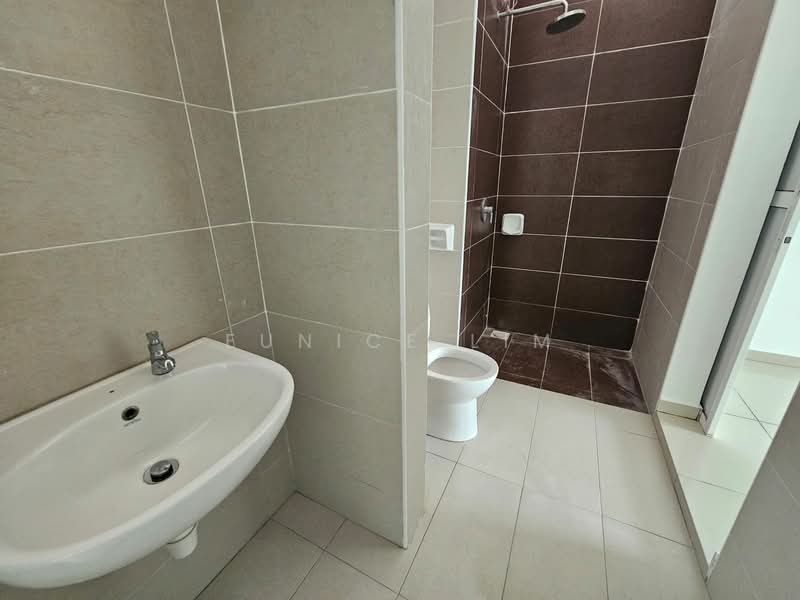 Rumah Berkembar untuk Dijual di Canary Garden (Klang) - Eunice Lim - Bathroom - PropertyGuru.com.my