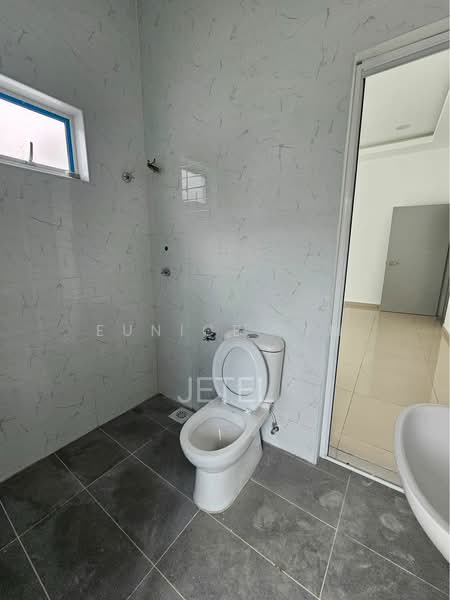 Rumah Berkembar untuk Dijual di Canary Garden (Klang) - Eunice Lim - Bathroom - PropertyGuru.com.my