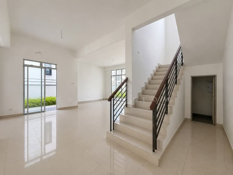Semi-Detached House for Sale in Bukit Kepayang (Negeri Sembilan) - Marcus Yeow - Entrance - PropertyGuru.com.my