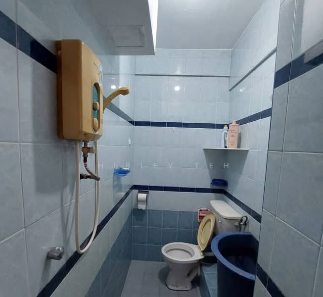 Pangsapuri untuk Dijual di Bukit Jambul Indah Apartment - Shirley Teh - Bathroom - PropertyGuru.com.my