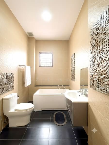 Rumah Berkembar untuk Dijual di Bandar Nusaputra (Puchong) - Fazie Noor - Bathroom - PropertyGuru.com.my