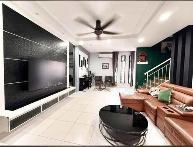 2-storey Terraced House for Sale in Taman Pulai Hijauan (Skudai) - Daniel Yong - Living Room - PropertyGuru.com.my