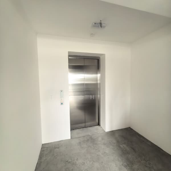 Shop / Office for Rent in Bandar Tropicana Aman (Telok Panglima Garang) - TY Chew - Lift corridor - PropertyGuru.com.my
