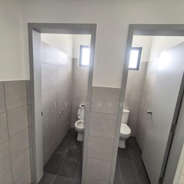 Shop / Office for Rent in Bandar Tropicana Aman (Telok Panglima Garang) - TY Chew - Bathroom - PropertyGuru.com.my