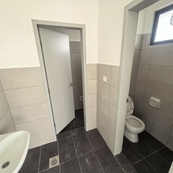 Shop / Office for Rent in Bandar Tropicana Aman (Telok Panglima Garang) - TY Chew - Bathroom - PropertyGuru.com.my