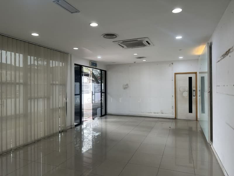 Gudang untuk Disewa di Seksyen 16 (Shah Alam) - Maggie Joe - Entrance - PropertyGuru.com.my