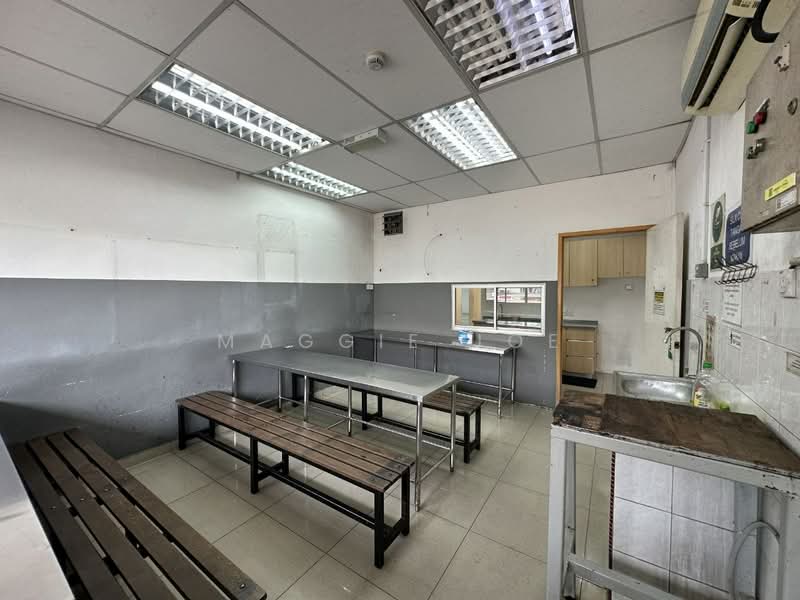 Gudang untuk Disewa di Seksyen 16 (Shah Alam) - Maggie Joe - Interior - PropertyGuru.com.my