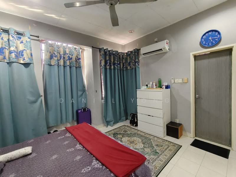 Rumah Teres 2 Tingkat untuk Dijual di Bandar Putra (Kulai) - Daniel Yong - Bedroom - PropertyGuru.com.my