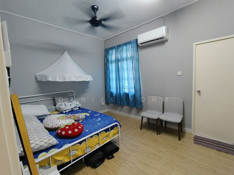 Rumah Teres 2 Tingkat untuk Dijual di Bandar Putra (Kulai) - Daniel Yong - Bedroom - PropertyGuru.com.my