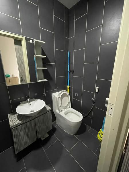 Service Residence for Sale at Cube 8 Teens - Yoland . - Bathroom - PropertyGuru.com.my
