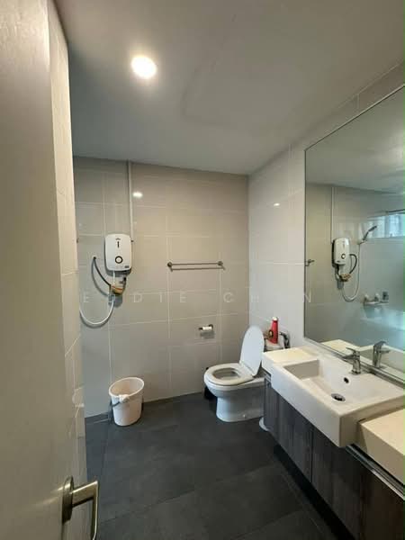 Servis Apartment untuk Disewa di Southkey Mosaic - Eddie Chan - Bathroom - PropertyGuru.com.my