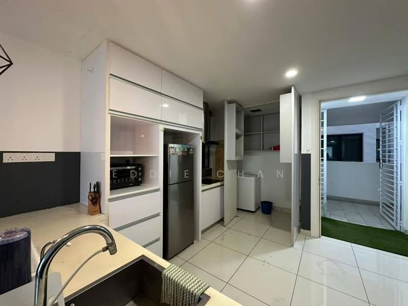 Servis Apartment untuk Disewa di Southkey Mosaic - Eddie Chan - Kitchen - PropertyGuru.com.my