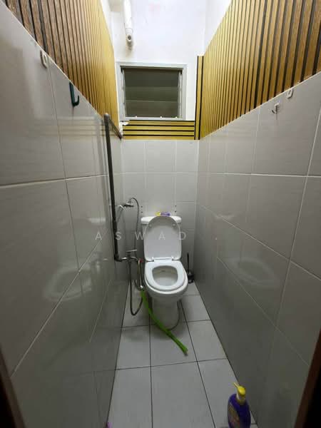 Rumah Flat untuk Dijual di Sanctuary Court - Aswad . - Bathroom - PropertyGuru.com.my