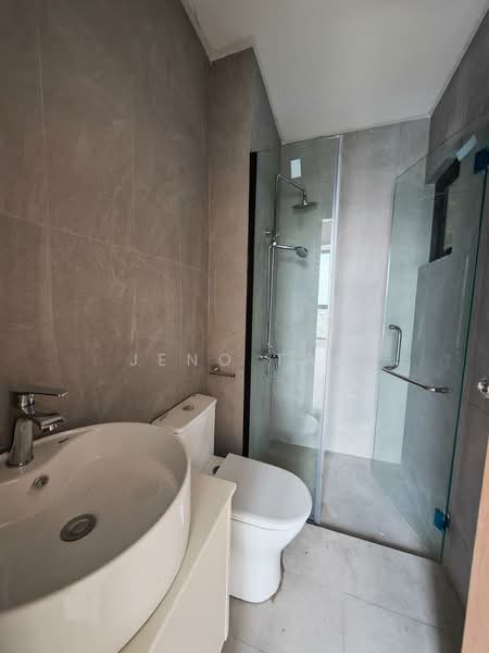 Servis Apartment untuk Dijual di The Banquet Residence - Jeno Tan - Bathroom - PropertyGuru.com.my