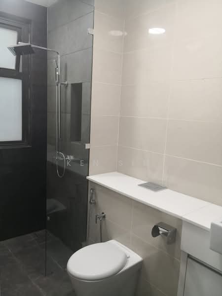 Servis Apartment untuk Disewa di Setia Sky 88 - Ken Sim - Bathroom - PropertyGuru.com.my