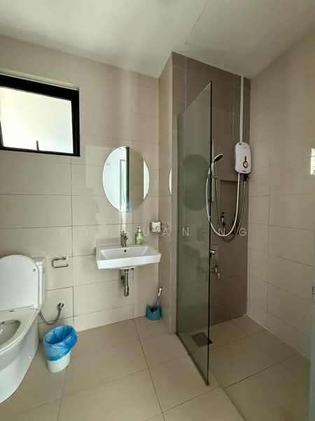 Service Residence for Sale at Paradigm Residence - Pohguan Ng - Bathroom - PropertyGuru.com.my