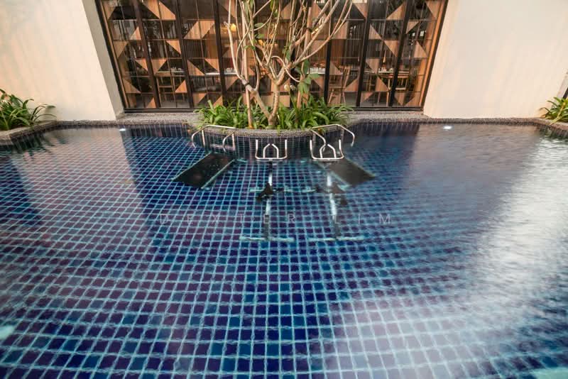 Servis Apartment untuk Dijual di Ramada Meridin - Dexter Lim - Pool - PropertyGuru.com.my