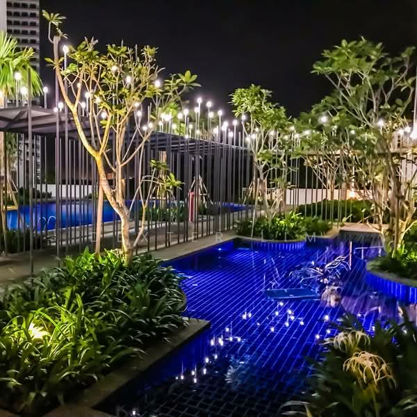 Servis Apartment untuk Dijual di Ramada Meridin - Dexter Lim - Pool - PropertyGuru.com.my