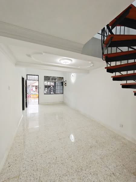 Rumah Teres 1 Tingkat untuk Disewa di Taman Molek (Johor Bahru) - Stella Chia - Living Room - PropertyGuru.com.my