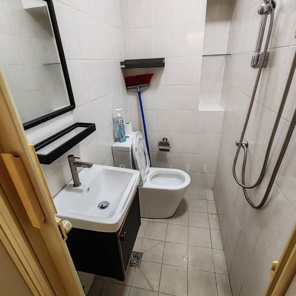 Kondominium untuk Disewa di Casa Kiara II - Gary Lee - Bathroom - PropertyGuru.com.my