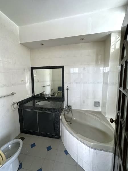 Banglo Komersial untuk Disewa di Bukit Kesenangan (Johor Bahru) - Ming Yeap - Bathroom - PropertyGuru.com.my
