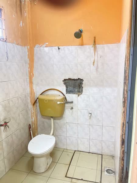 Rumah Teres 2 Tingkat untuk Dijual di Taman Tun Teja (Rawang) - Tony Lau - Bathroom - PropertyGuru.com.my