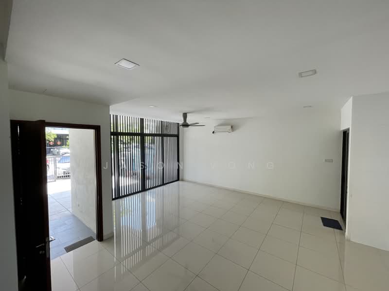 Rumah Teres 3 Tingkat untuk Dijual di Lake Fields (Sungai Besi) - Jason Vong - Living Room - PropertyGuru.com.my