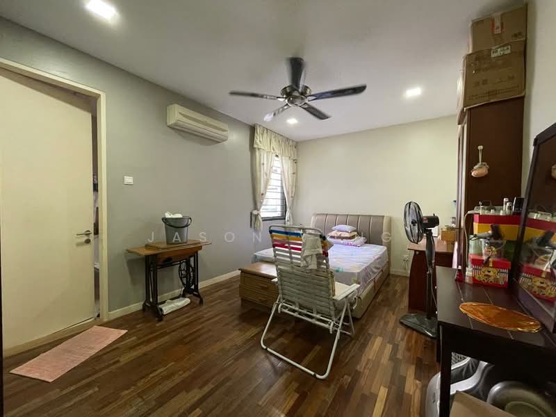 Rumah Teres 3 Tingkat untuk Dijual di Lake Fields (Sungai Besi) - Jason Vong - Bedroom 1 - PropertyGuru.com.my