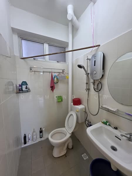 Pangsapuri untuk Dijual di Suria Vista Apartment - Desmond Low - PropertyGuru.com.my