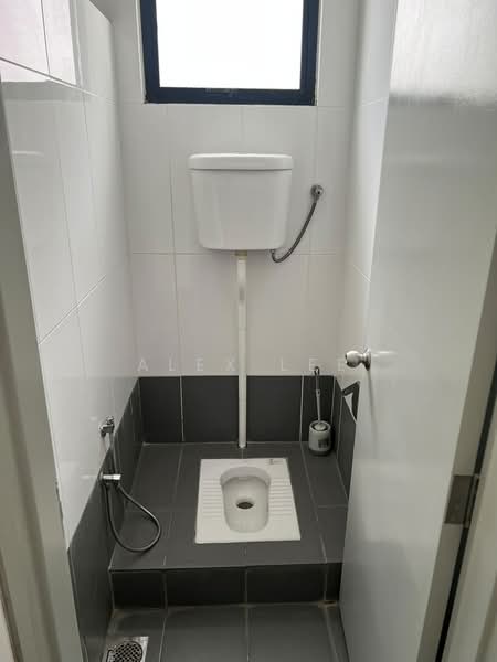 Kedai / Pejabat untuk Disewa di Sungai Buloh (Selangor) - Alex Lee - Bathroom - PropertyGuru.com.my