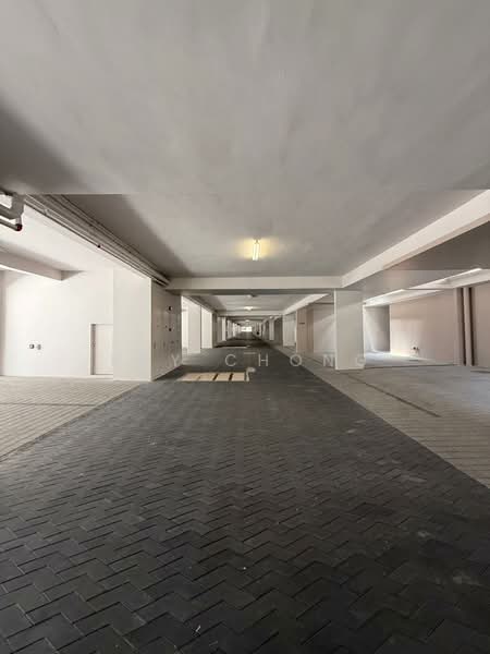 Rumah Teres 3 Tingkat untuk Dijual di Taman Bukit Serdang (Seri Kembangan) - Ray Chong - Car Park - PropertyGuru.com.my