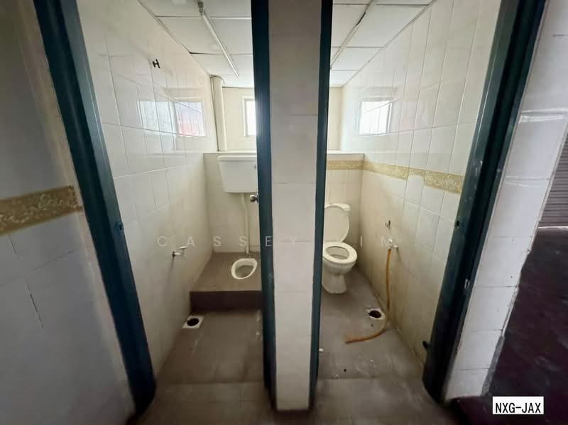 Shop for Rent in Klang (Selangor) - Cassey Lim - Bathroom - PropertyGuru.com.my