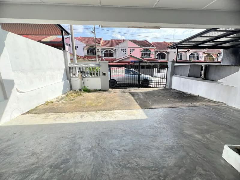 Rumah Teres 2-Tingkat untuk Dijual di Taman Sri Kluang (Kluang) - May Tan - PropertyGuru.com.my