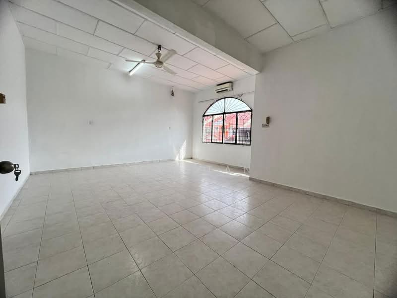 Rumah Teres 2-Tingkat untuk Dijual di Taman Sri Kluang (Kluang) - May Tan - PropertyGuru.com.my