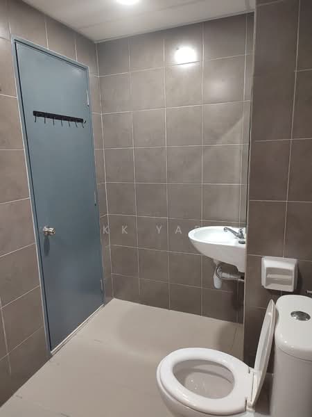 Kondominium untuk Disewa di Condominium Akasia Bukit Jalil - KK Yap - Bathroom - PropertyGuru.com.my