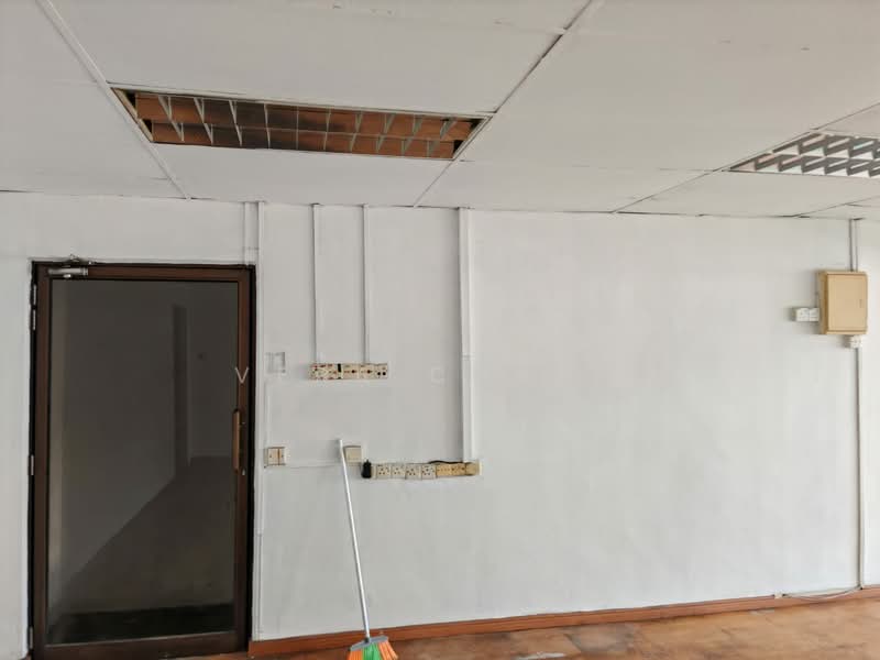 Shop / Office for Rent in Taman Molek (Johor Bahru) - Vera Chang - Interior - PropertyGuru.com.my