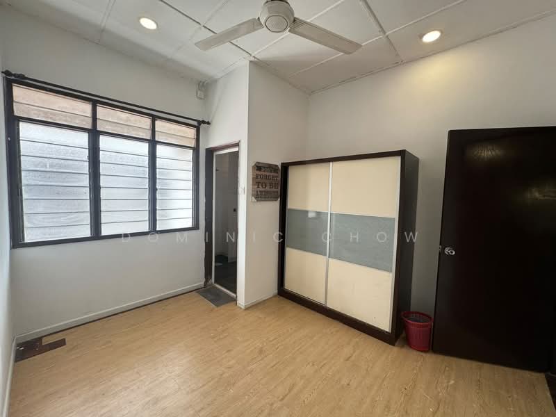 Rumah Teres 1.5 Tingkat untuk Disewa di Taman Perling (Perling) - Dominic Chow - PropertyGuru.com.my