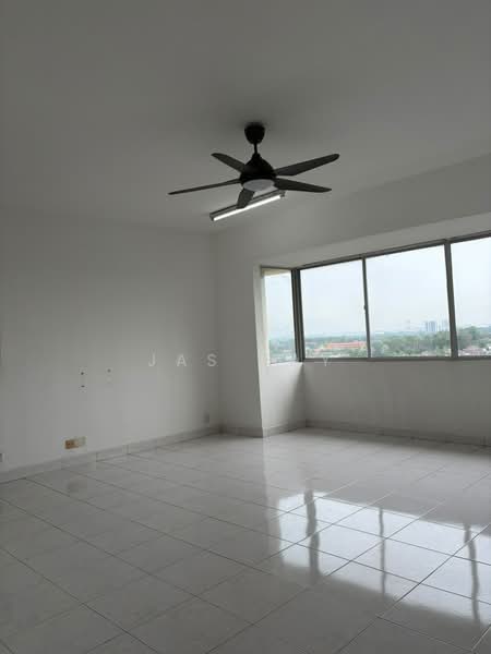 Kondominium untuk Disewa di Country Tower Condominium - Jas Tay - Living Room - PropertyGuru.com.my