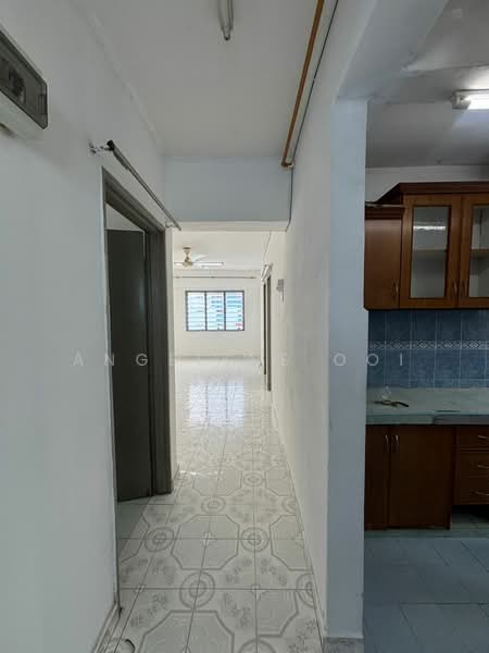Apartment for Sale at Apartment Sri Rakyat - Angeline Ooi - Corridor - PropertyGuru.com.my