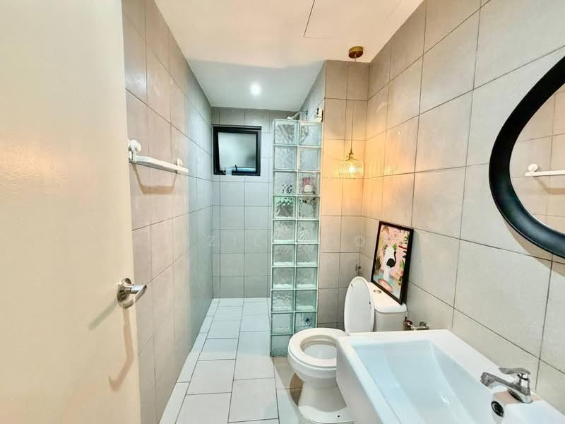 Servis Apartment untuk Dijual di E'Island Lake Haven - Fazie Noor - Bathroom - PropertyGuru.com.my