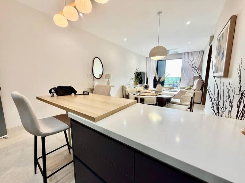 Servis Apartment untuk Dijual di E'Island Lake Haven - Fazie Noor - Living Room - PropertyGuru.com.my