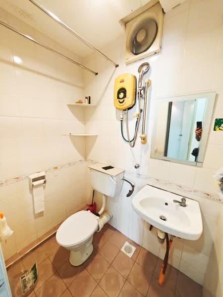 Pangsapuri untuk Disewa di Gambier Heights - Jerry Tan - Bathroom - PropertyGuru.com.my
