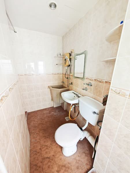 Pangsapuri untuk Disewa di Gambier Heights - Jerry Tan - Bathroom - PropertyGuru.com.my